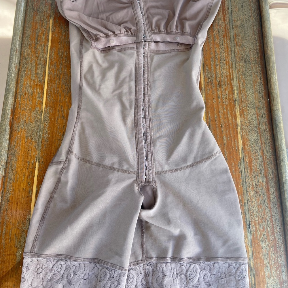 SHAPEWEAR